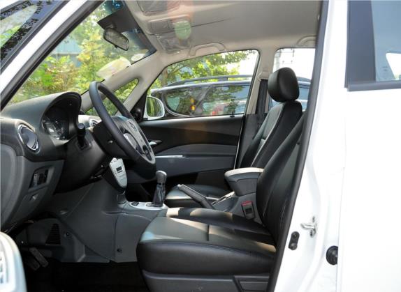 瑞风M2 2012款 1.8L MT豪华运动型5座 车厢座椅   前排空间