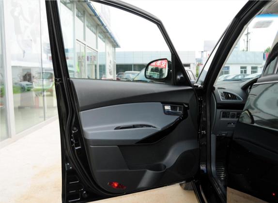 瑞风M2 2013款 1.5L 手动舒适型 5座 车厢座椅   前门板