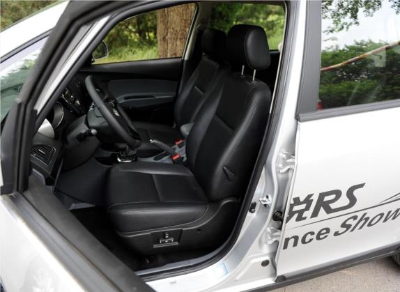 瑞风M2 2013款 1.8L 手动豪华智能型 5座 车厢座椅   前排空间