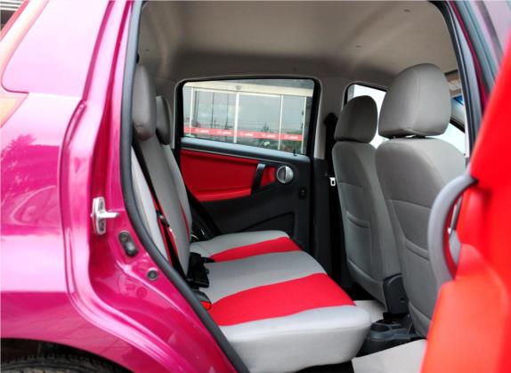 悦悦 2011款 1.0L 舒适型 车厢座椅   后排空间