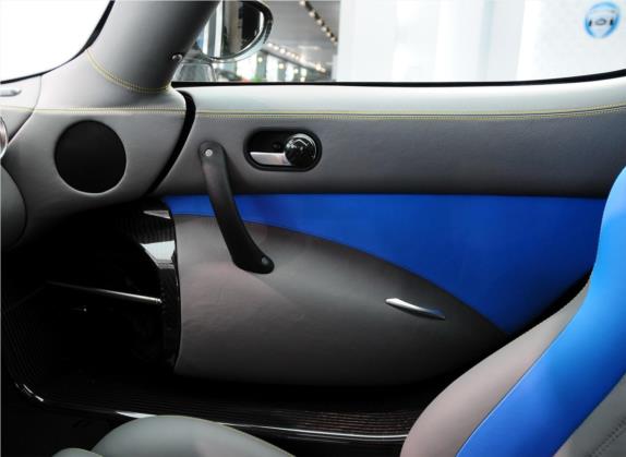 Agera 2011款 5.0T R 车厢座椅   前门板