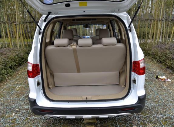 开瑞K50 2015款 1.5L 手动豪华型 车厢座椅   后备厢
