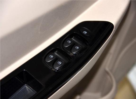 开瑞K50 2015款 1.5L 自动舒适型 车厢座椅   门窗控制