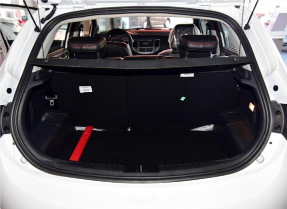 凯翼C3R 2015款 1.5L 手动金钻版 车厢座椅   后备厢
