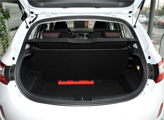 凯翼C3R 2015款 1.5L 手动黄钻版 车厢座椅   后备厢
