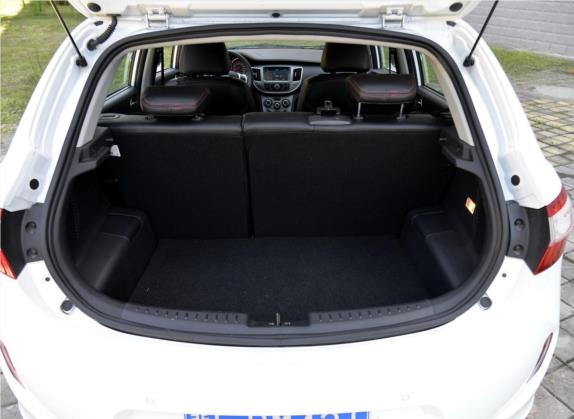 凯翼C3R 2015款 1.5L AMT金钻版 车厢座椅   后备厢