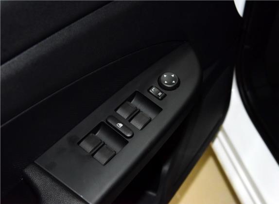 凯翼C3R 2016款 1.5L 自动虹钻版 车厢座椅   门窗控制