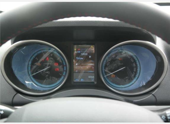 凯翼V3 2016款 1.5L 手动智联II舒适版 中控类   仪表盘