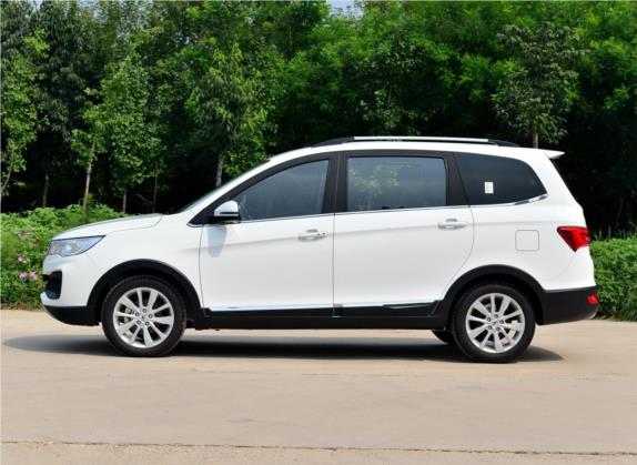 凯翼V3 2016款 1.5L 手动智联II导航版 外观   正侧