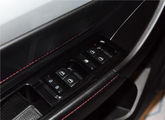 凯翼X3 2016款 1.6L 手动智联III版 车厢座椅   门窗控制
