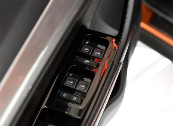 凯翼X3 2016款 1.6L CVT发烧友版 车厢座椅   门窗控制