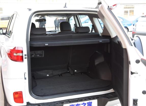 凯翼X3 2018款 1.6L 手动智享版 国V 车厢座椅   后备厢