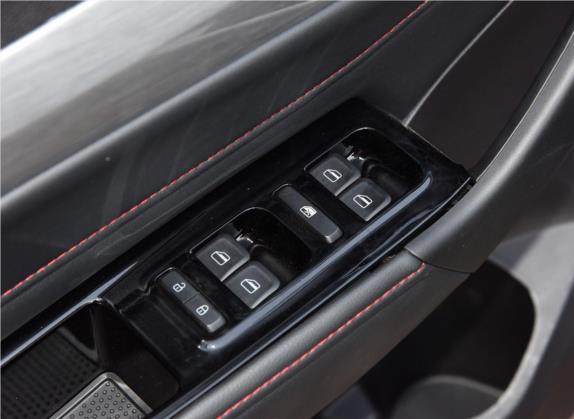 凯翼X3 2018款 1.6L 手动智享版 国V 车厢座椅   门窗控制