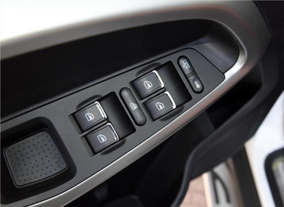 凯翼X5 2017款 1.5T 手动旗舰型 车厢座椅   门窗控制