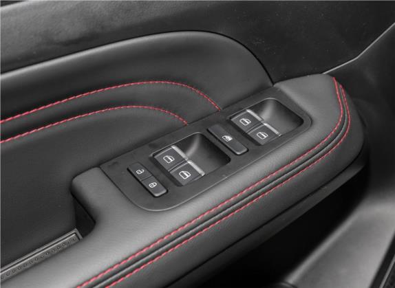 炫界 2020款 1.5L CVT趣 车厢座椅   门窗控制