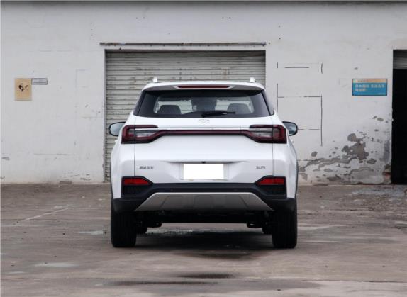 炫界 2020款 1.5L CVT耀 外观   正后