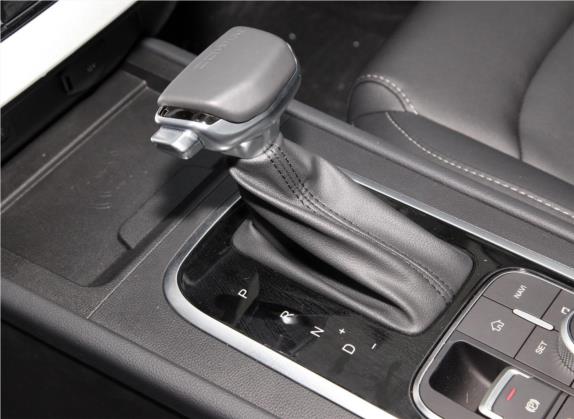 炫界 2020款 1.5L CVT耀 中控类   挡把