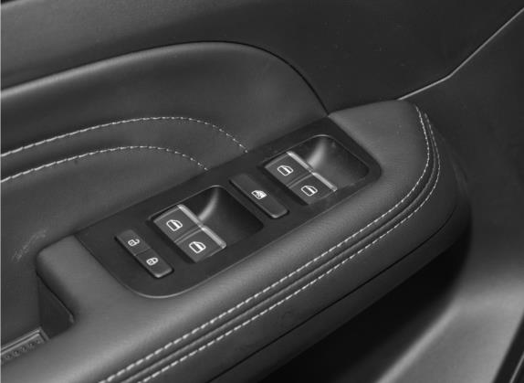 炫界 2020款 改款 1.5L 手动潮 车厢座椅   门窗控制