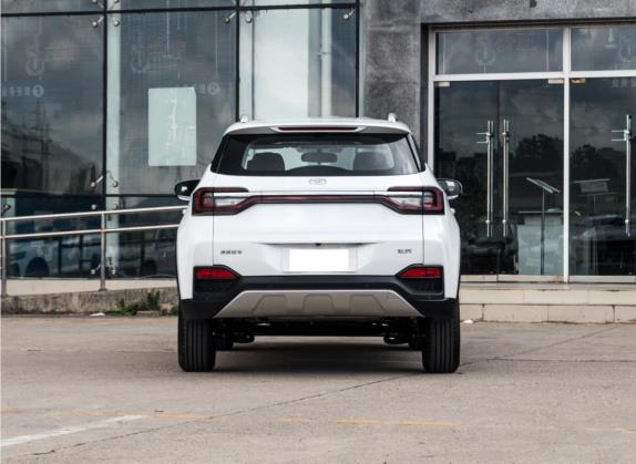 炫界 2021款 1.5L 手动惠享版 外观   正后
