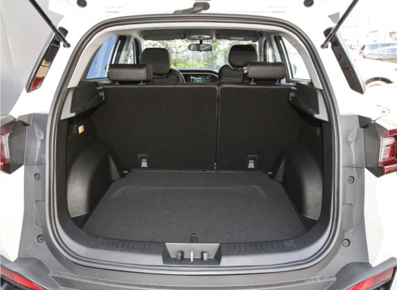 炫界 2023款 1.5L CVT优享版 车厢座椅   后备厢