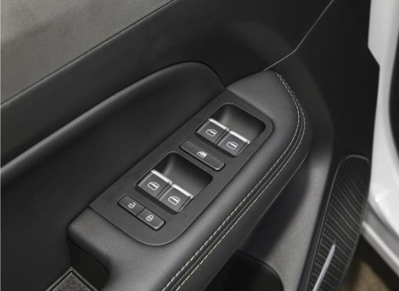 炫界 2023款 1.5L CVT优享版 车厢座椅   门窗控制