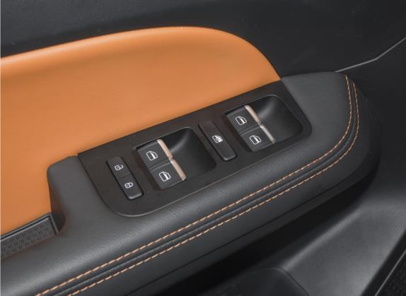 炫界Pro 2021款 1.5T CVT劲尊版 车厢座椅   门窗控制