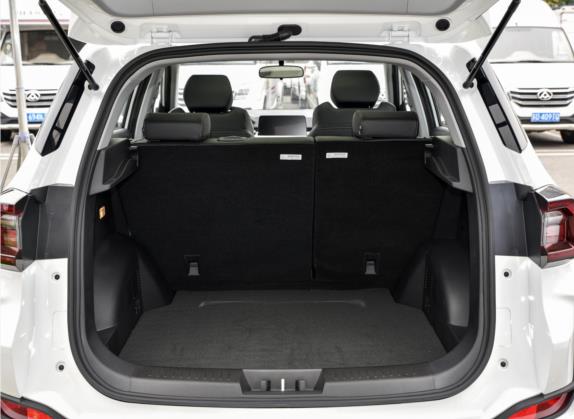 炫界Pro 2021款 1.5T CVT劲豪版 车厢座椅   后备厢