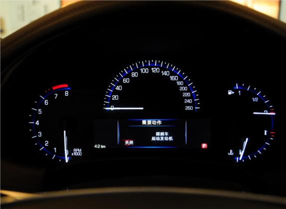 凯迪拉克XTS 2013款 28T 舒适型 中控类   仪表盘