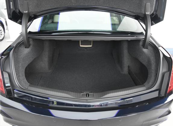 凯迪拉克CT6 2022款 28T 120周年限量版 车厢座椅   后备厢
