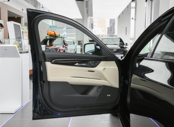 凯迪拉克CT6 2022款 28T 120周年限量版 车厢座椅   前门板