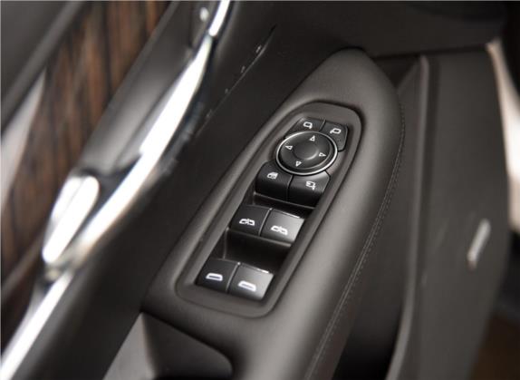凯迪拉克XT5 2016款 25T 豪华型 车厢座椅   门窗控制