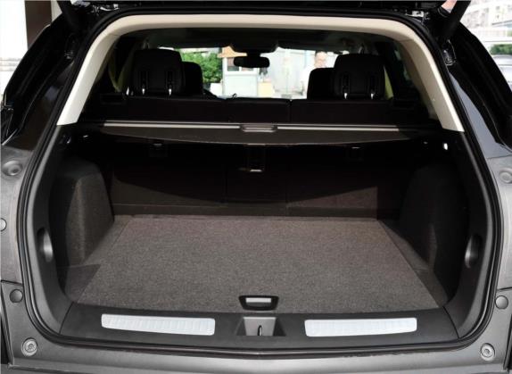 凯迪拉克XT5 2016款 28T 四驱豪华型 车厢座椅   后备厢