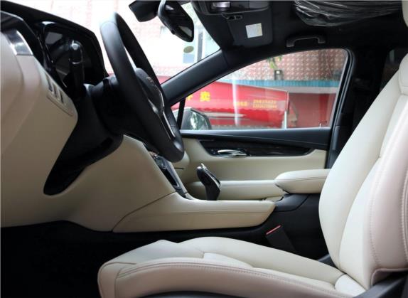 凯迪拉克XT5 2017款 周年庆版 25T 技术型 车厢座椅   前排空间