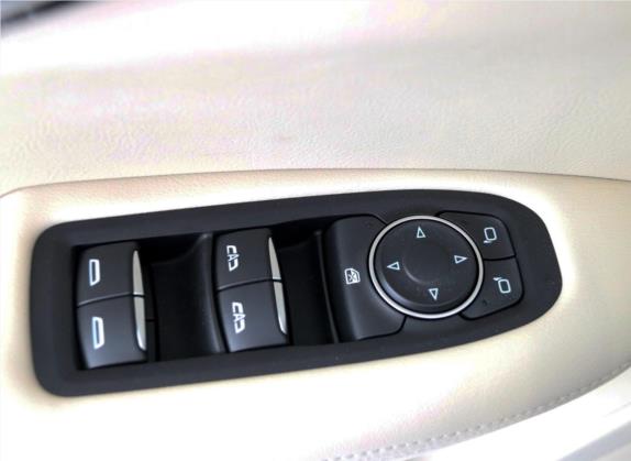 凯迪拉克XT5 2017款 周年庆版 25T 技术型 车厢座椅   门窗控制