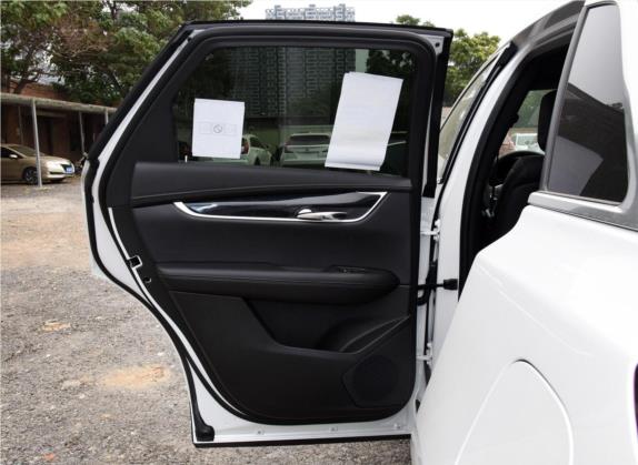 凯迪拉克XT5 2020款 28T 四驱豪华型 车厢座椅   前门板