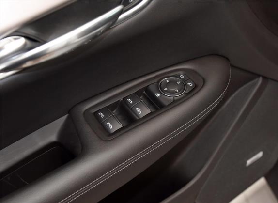 凯迪拉克XT5 2020款 改款 28T 技术型 车厢座椅   门窗控制