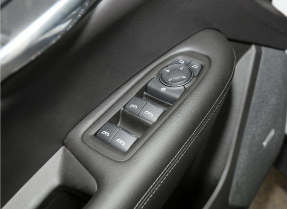 凯迪拉克XT5 2021款 28T 技术型 车厢座椅   门窗控制