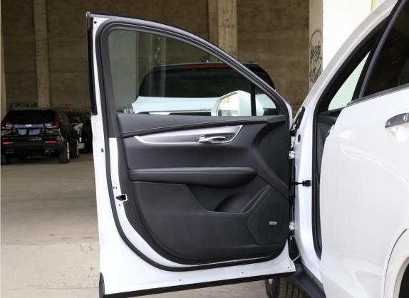 凯迪拉克XT5 2021款 28T 四驱技术型 车厢座椅   前门板