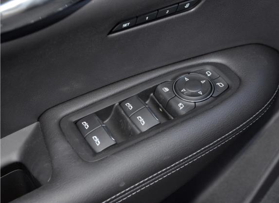 凯迪拉克XT5 2021款 28T 豪华型 车厢座椅   门窗控制