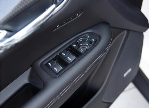 凯迪拉克XT5 2021款 28T 四驱领先运动型 车厢座椅   门窗控制