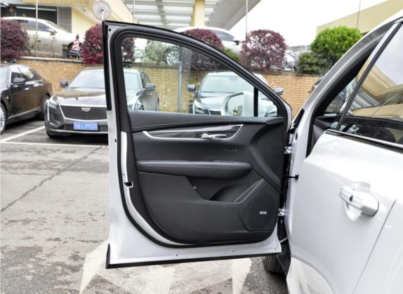 凯迪拉克XT5 2021款 2.0T 四驱尊贵型 车厢座椅   前门板