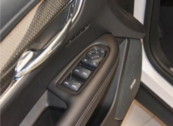 凯迪拉克XT5 2022款 2.0T 四驱尊贵型 车厢座椅   门窗控制