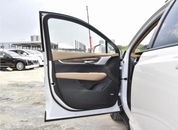 凯迪拉克XT5 2022款 2.0T 四驱铂金型 车厢座椅   前门板