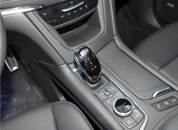 凯迪拉克XT5 2022款 2.0T 四驱豪华型（蜂鸟版） 中控类   挡把