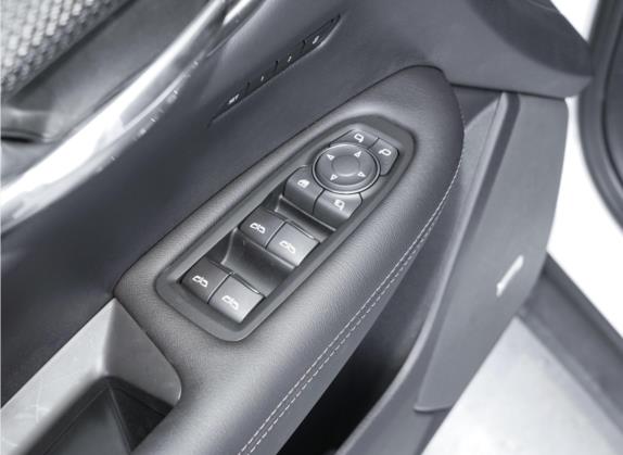 凯迪拉克XT5 2022款 2.0T 四驱豪华型（蜂鸟版） 车厢座椅   门窗控制