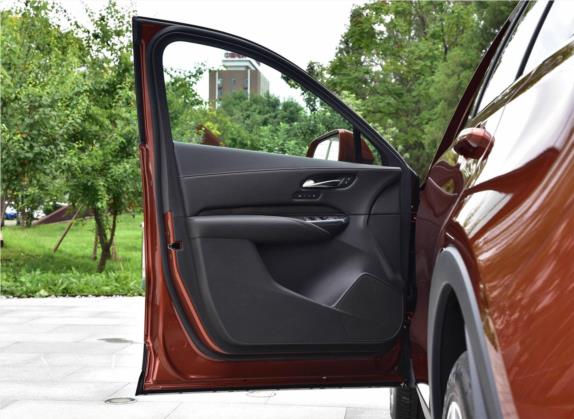 凯迪拉克XT4 2018款 28T 四驱铂金运动版 车厢座椅   前门板