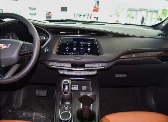 凯迪拉克XT4 2018款 28T 四驱铂金版 中控类   中控台