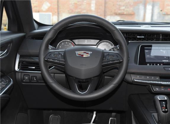 凯迪拉克XT4 2018款 28T 两驱豪华运动型 中控类   驾驶位
