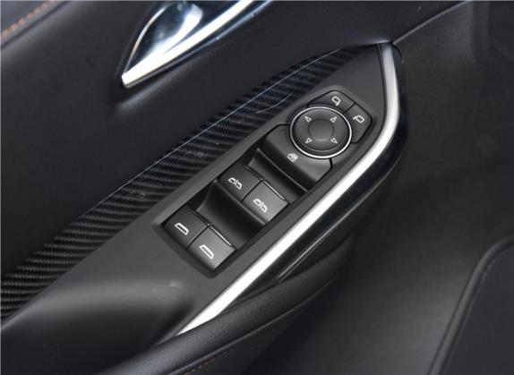凯迪拉克XT4 2018款 28T 两驱豪华运动型 车厢座椅   门窗控制