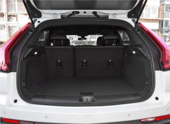 凯迪拉克XT4 2018款 28T 两驱技术型 车厢座椅   后备厢